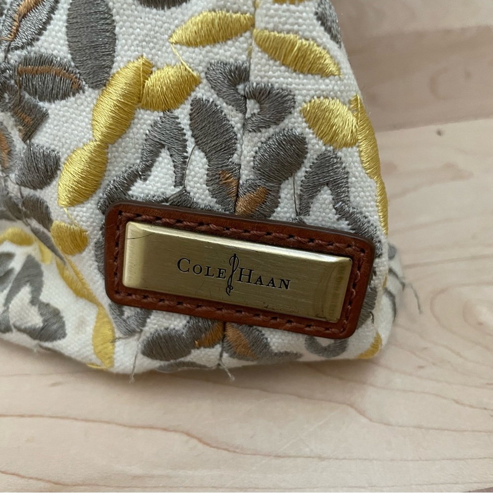 COLE HAAN Women's Sierra Embroidery Carryall Purse O/S Red Gold Multicolor Boho - Picture 2 of 6